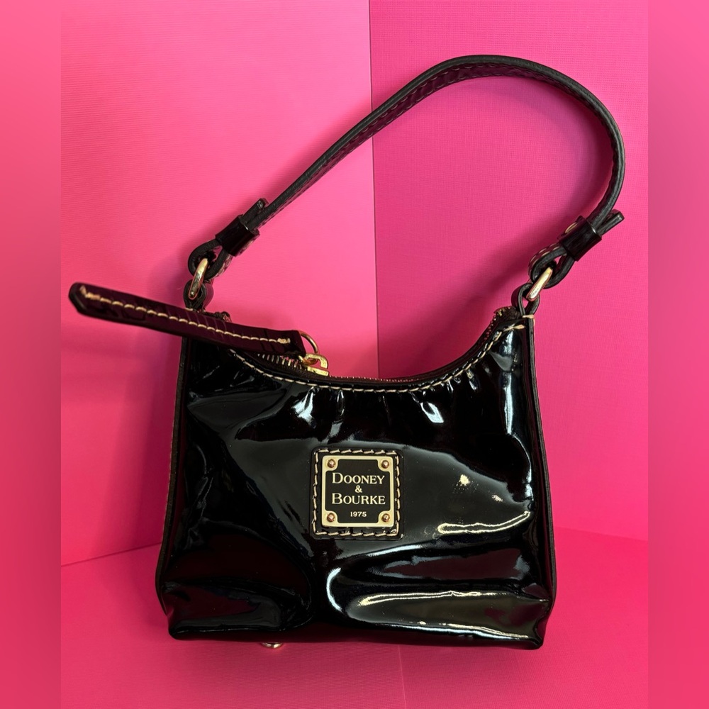 Dooney & Burke Bitsy Bag in black patent leather